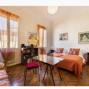  Apartment Tre Gigli Apartment, 5 Minutes From Station, Via Palazzuolo 55 Italy