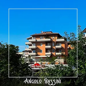  Apartamento Angolo Bassini - Italia